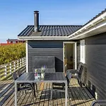 Vakantiehuis Aika - 500m From The Sea By Interhome